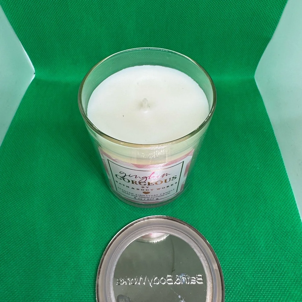 Gingham Gorgeous Candle - Single Wick New BBW - Picture 2 of 3